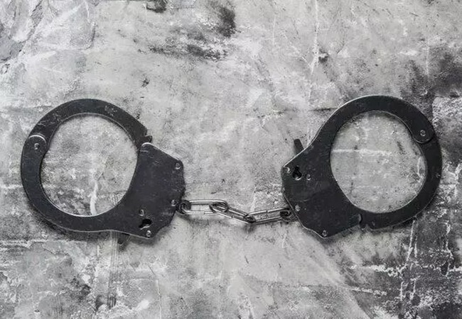 Passenger held at Mumbai Airport for smuggling gold worth ₹1.15 Crore in shoes